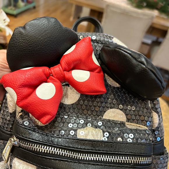 Disney Parks Loungefly Sequined Minnie Mouse Backpack - Picture 4 of 14